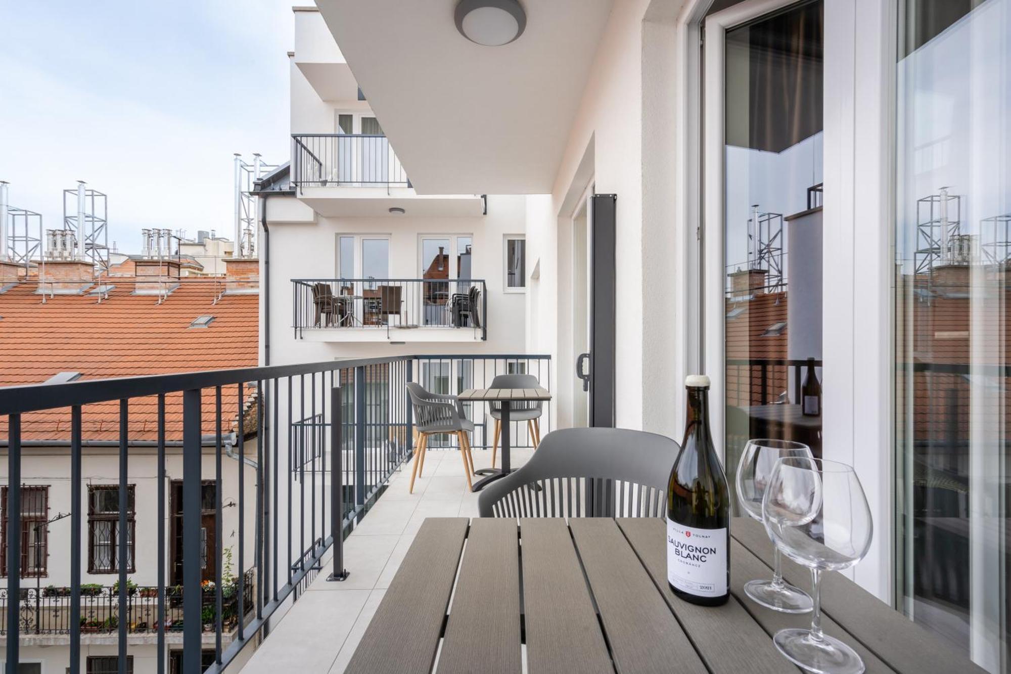 The Rose Garden Budapest Apartments Eksteriør billede